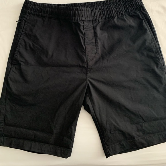 RW&Co black shorts in 29 waist. With extra zipper pocket - Picture 1 of 3